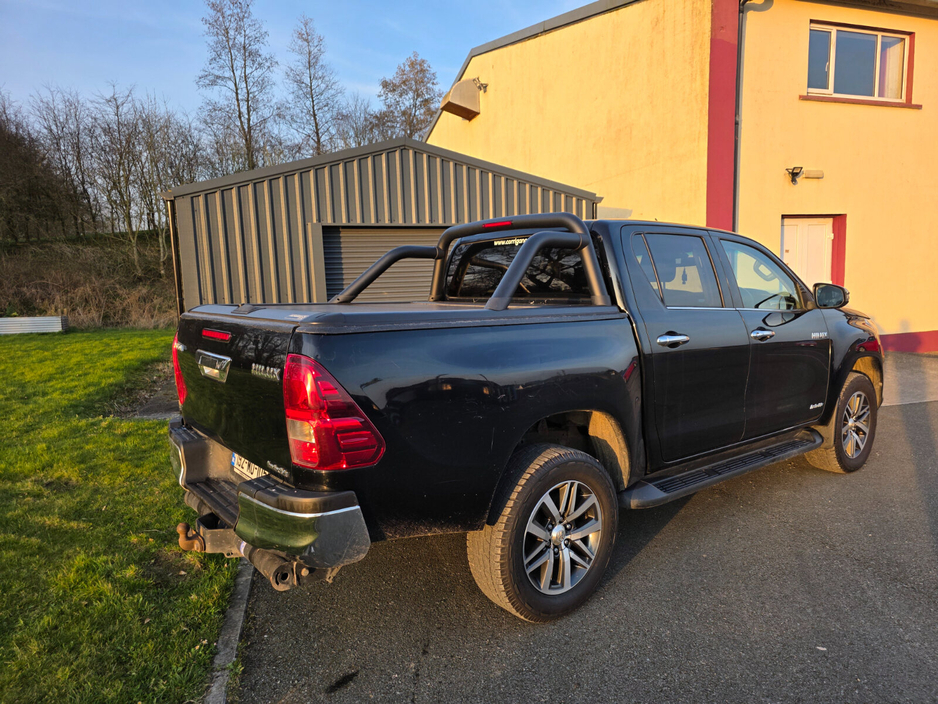 2019 Toyota Hilux - image 5