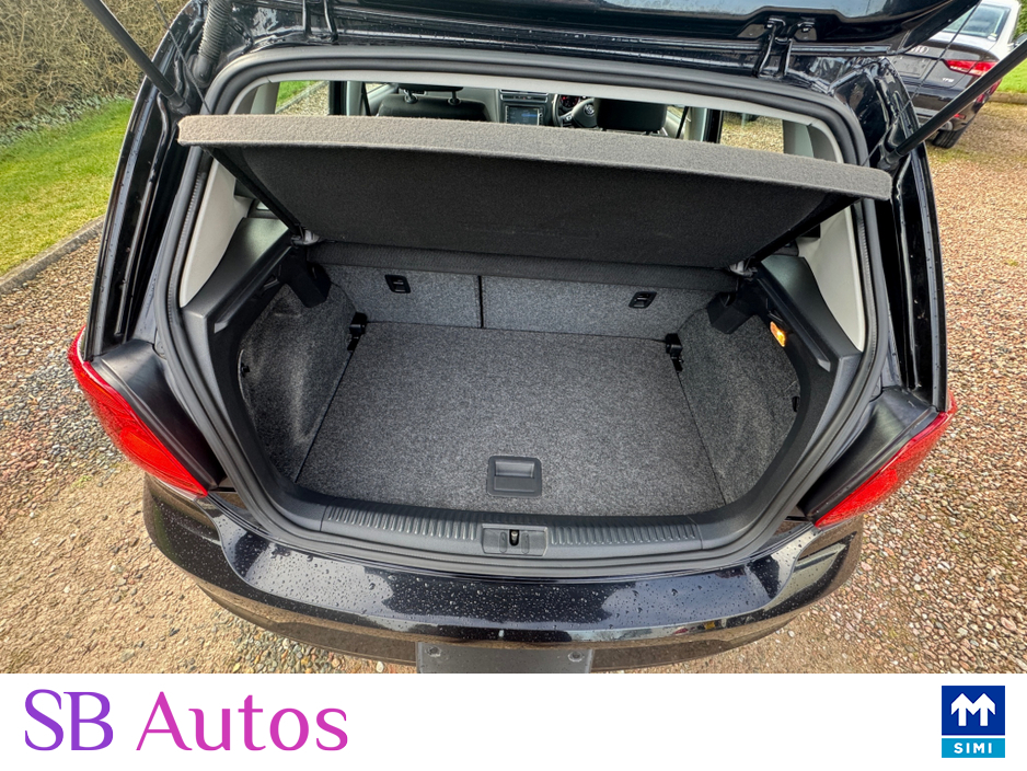 2017 Volkswagen Polo - image 9