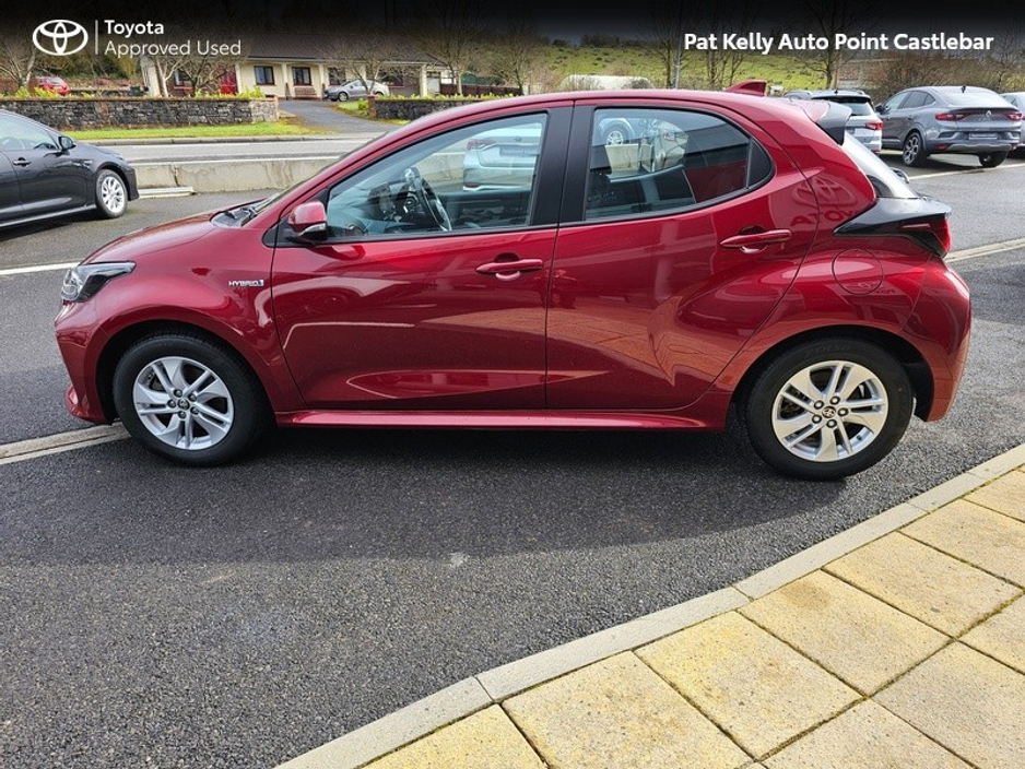 2021 Toyota Yaris - image 18