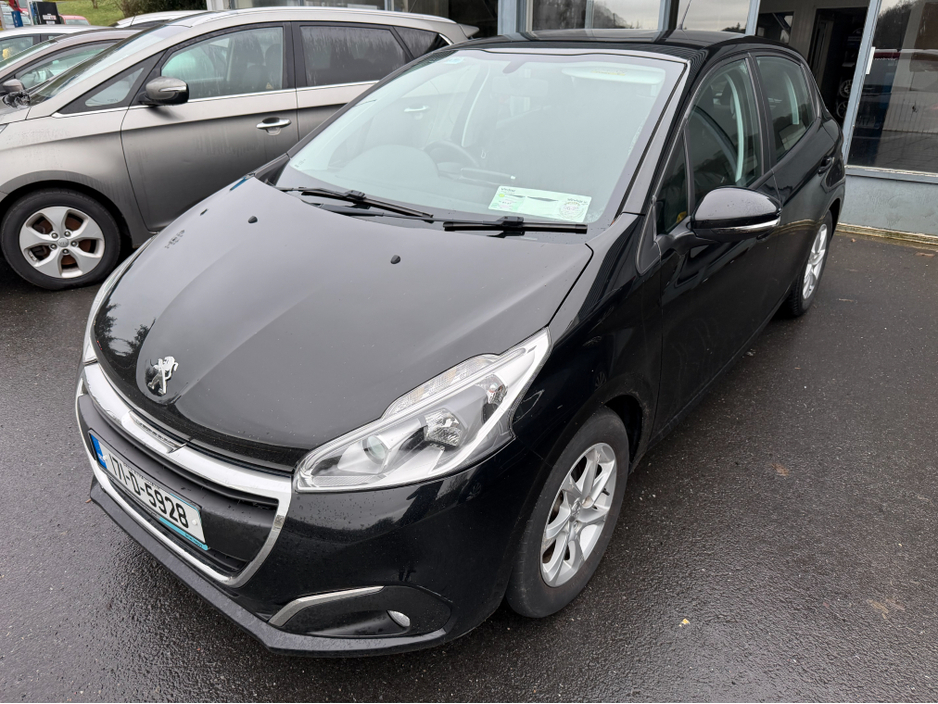 2017 Peugeot 208 - image 3
