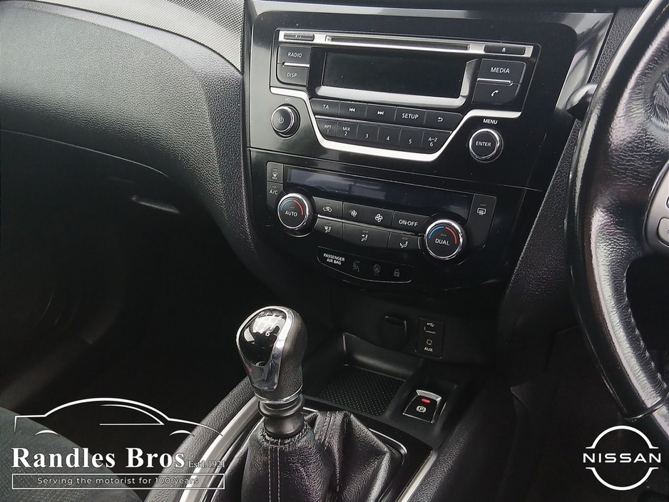 2016 Nissan X-Trail - image 18