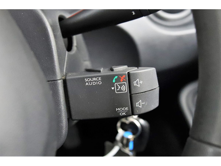 2018 Dacia Duster - image 22