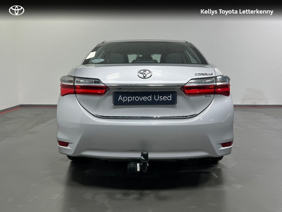 2017 Toyota Corolla - image 4