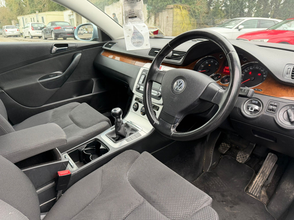 2007 Volkswagen Passat - image 12