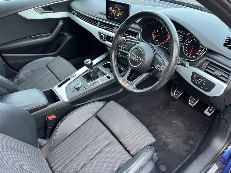 2017 Audi A4 - image 16