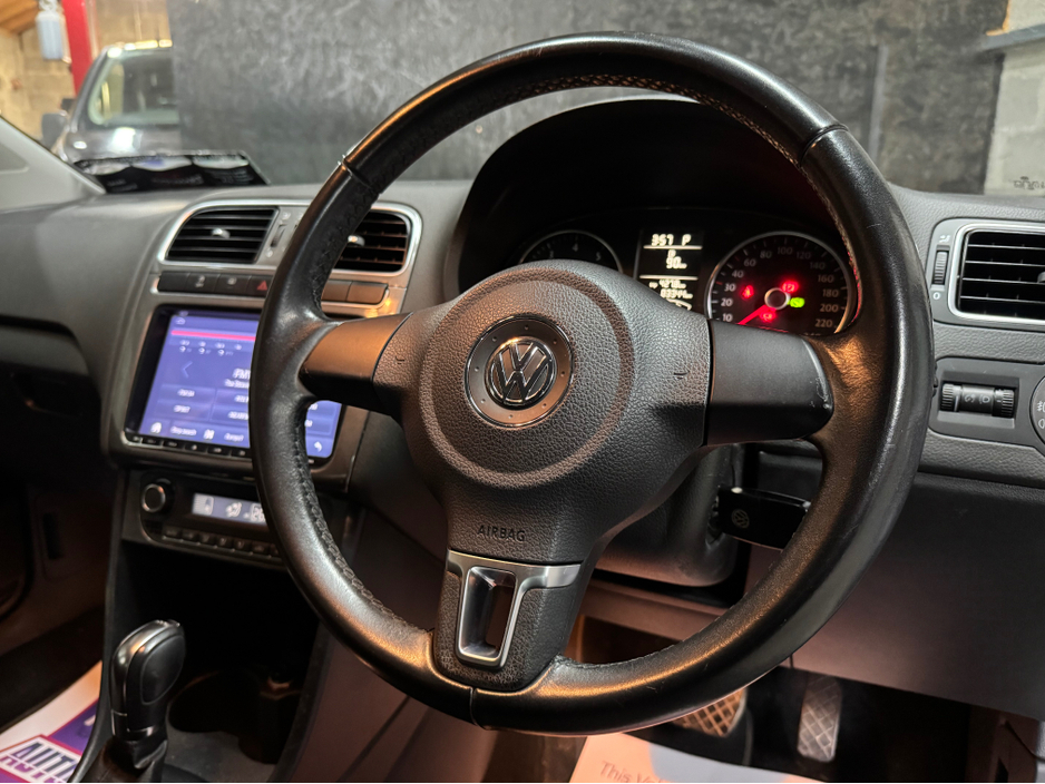 2013 Volkswagen Polo - image 9