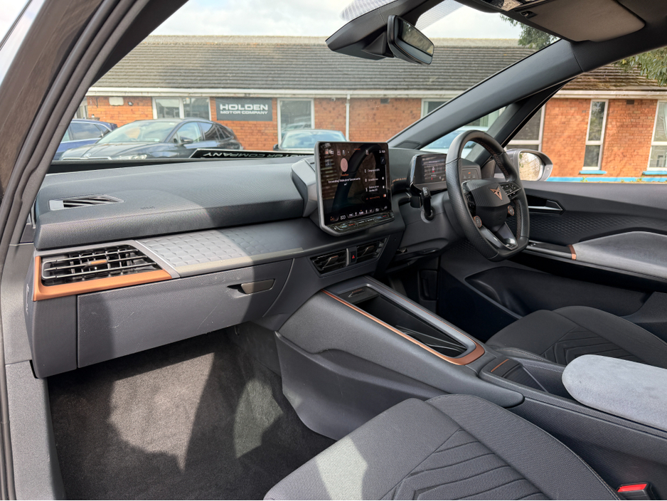 2025 Cupra Born - image 28