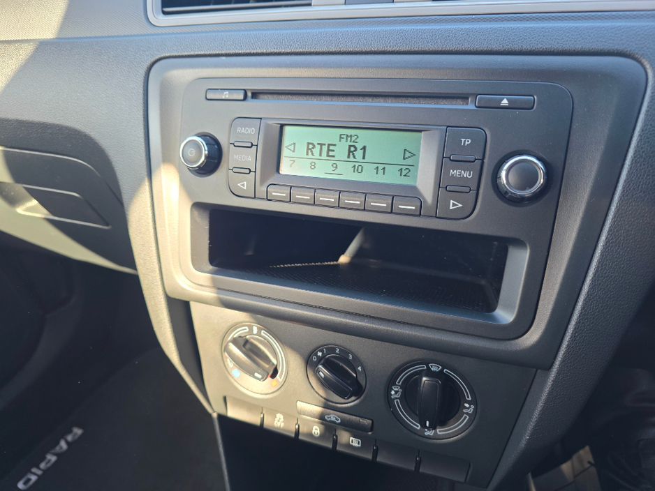 2015 Skoda Rapid - image 14