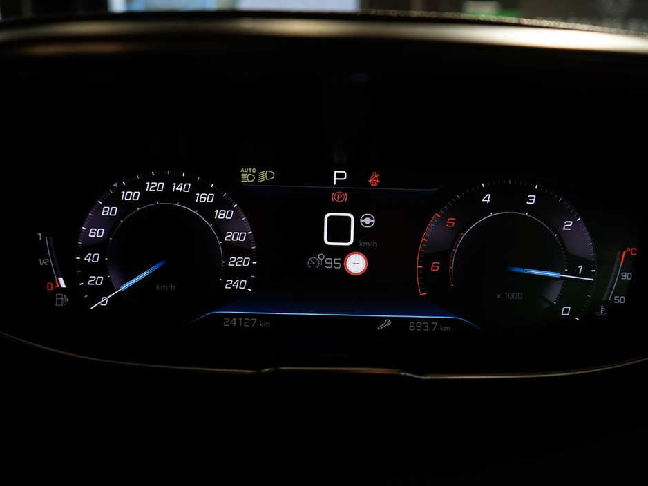 2021 Peugeot 3008 - image 21