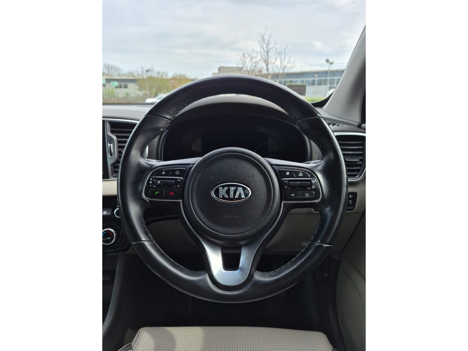 2017 Kia Sportage - image 23