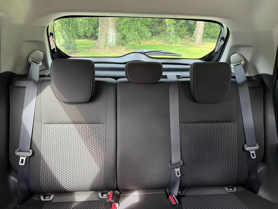 2019 Suzuki Swift - image 20