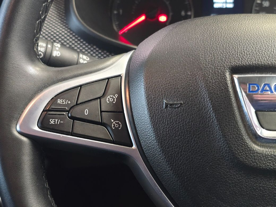 2022 Dacia Jogger - image 17