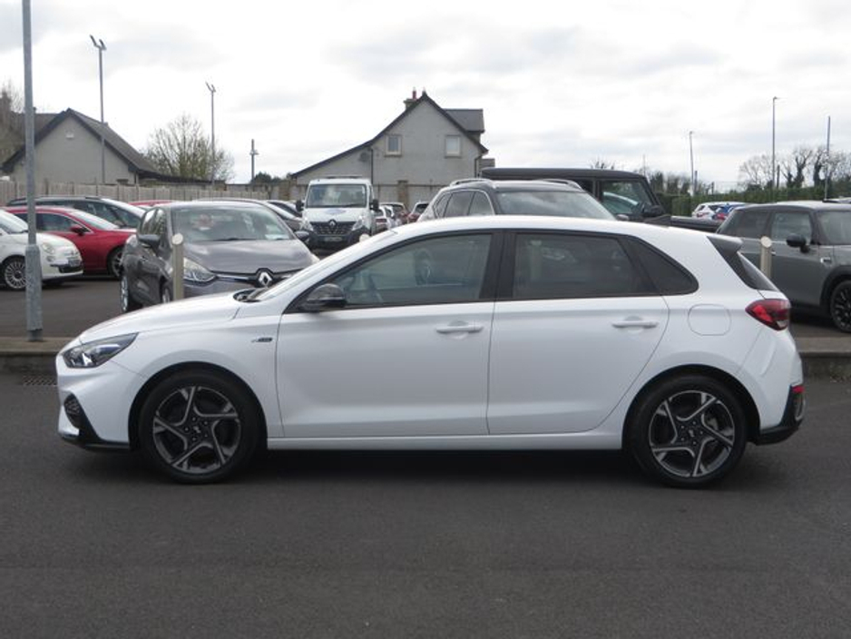 2022 Hyundai i30 - image 6