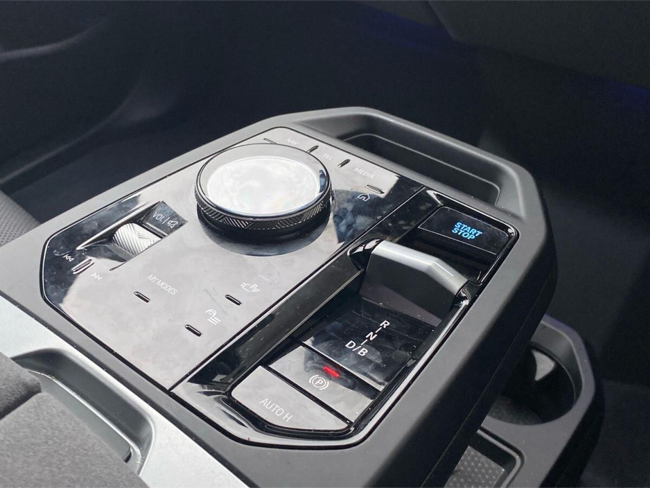 2025 BMW iX xDrive45 M Sport €85,950