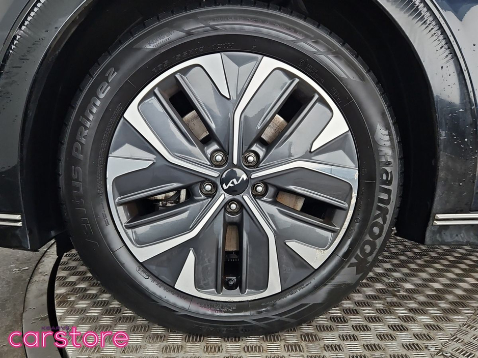 2022 Kia EV6 - image 14