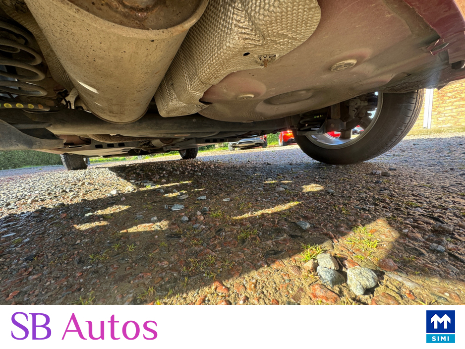 2014 Volkswagen Polo - image 15