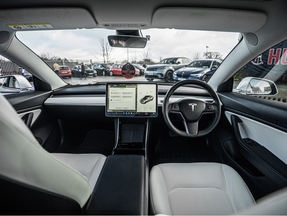 2020 Tesla Model 3 - image 28