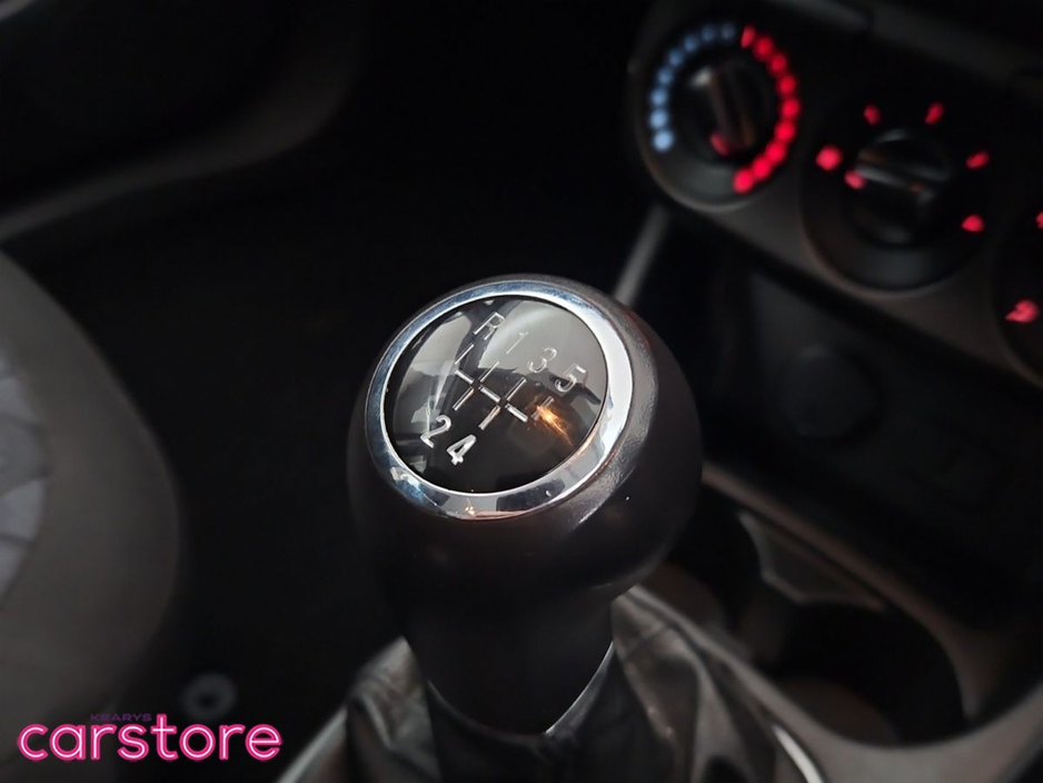 2019 Opel Corsa - image 19