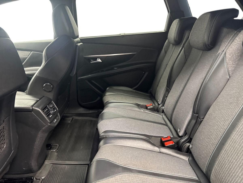 2024 Peugeot 5008 - image 10