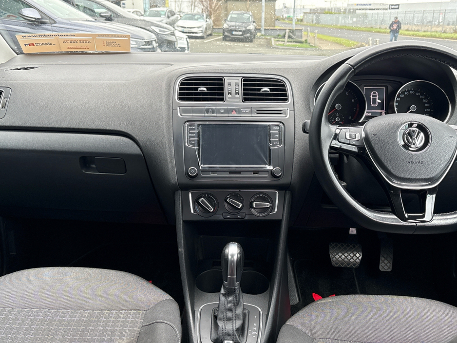 2014 Volkswagen Polo - image 8