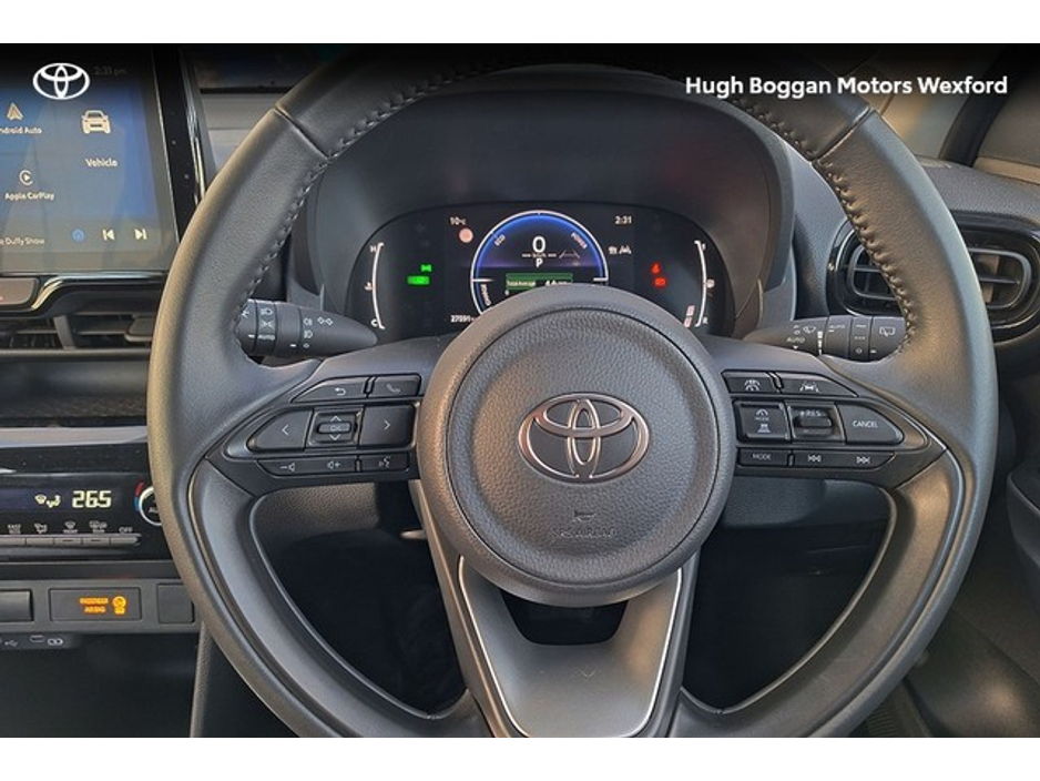 2025 Toyota Yaris Cross CROSS LUNA HYBRID €30,995