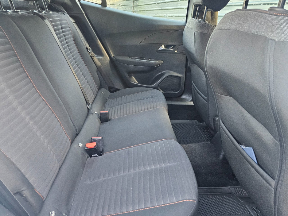 2020 Peugeot 2008 - image 10