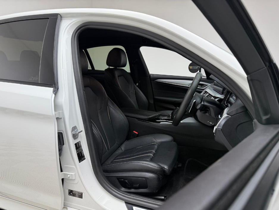 2018 BMW 5 Series 520i M SPORT €23,990