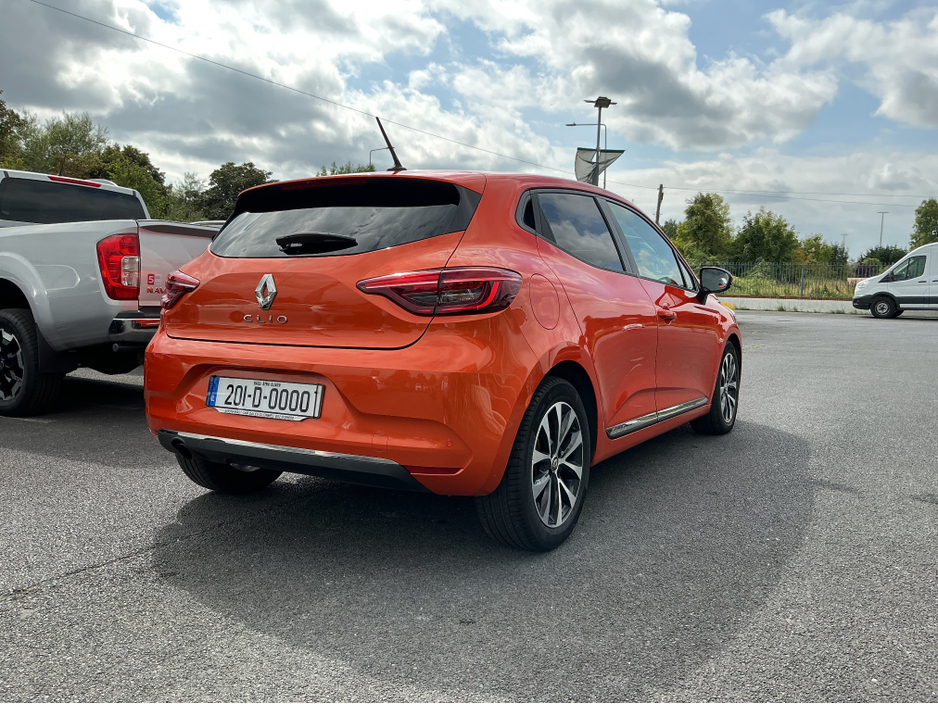 2020 Renault Clio ICONIC BLUE DCI €13,995