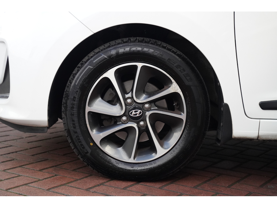 2019 Hyundai i10 - image 21