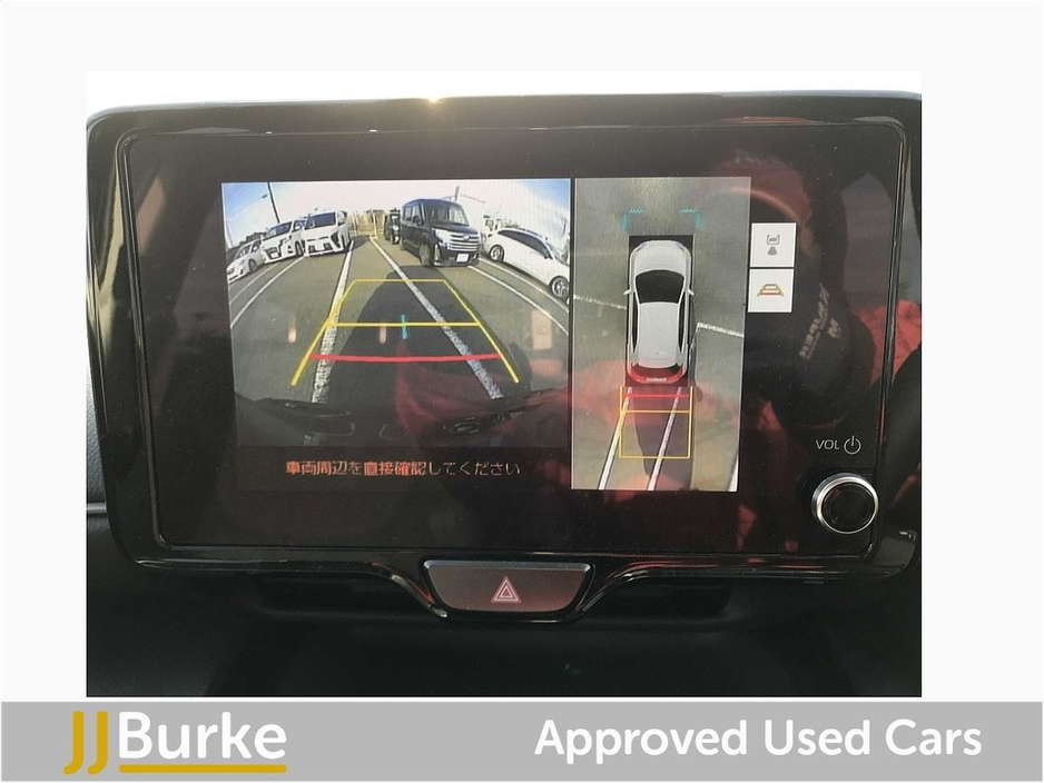 2024 Toyota Yaris - image 25