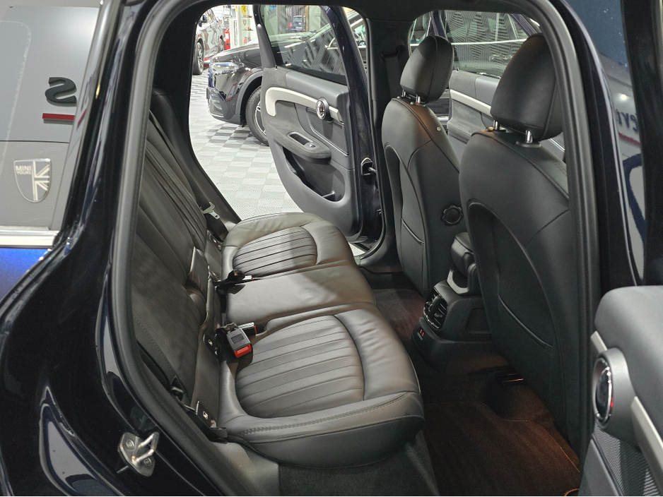 2023 MINI Countryman - image 10