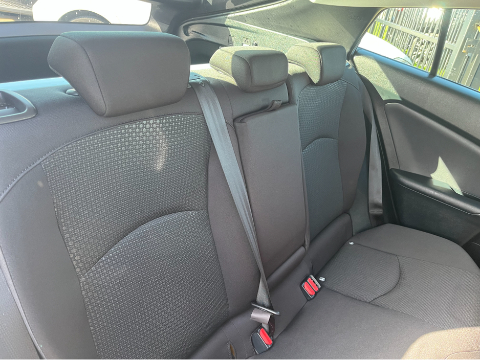 2020 Toyota Prius - image 10