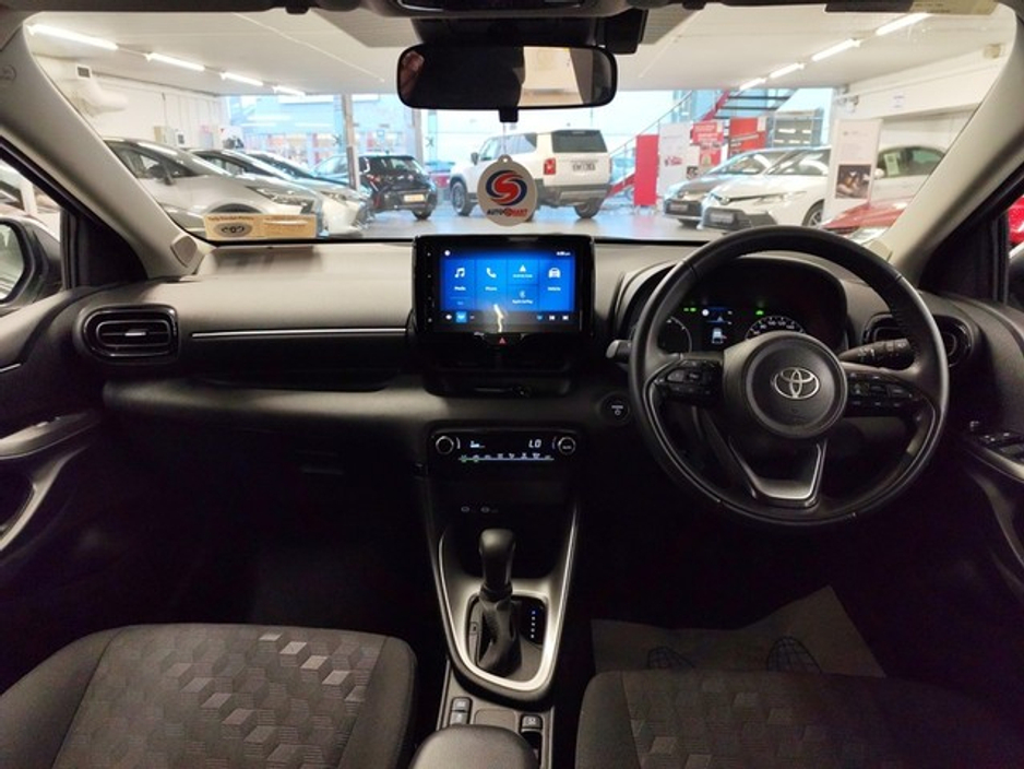 2024 Toyota Yaris HYBRID LUNA €26,950