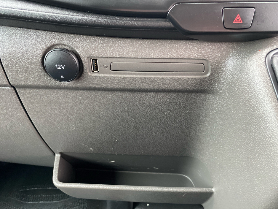 2022 Ford Transit - image 16