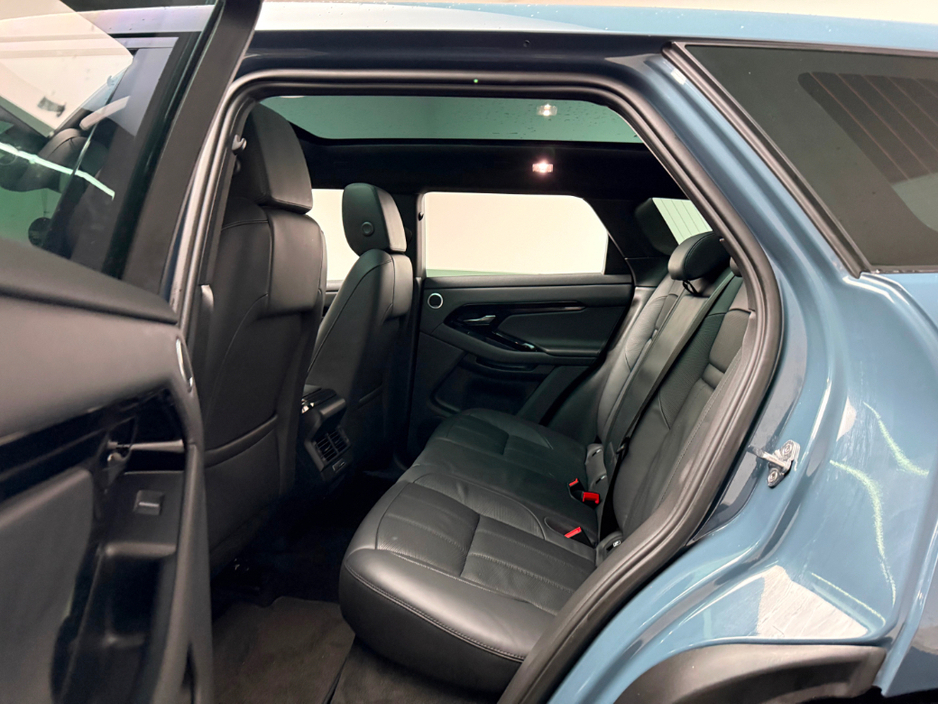2025 Land Rover Range Rover Evoque HSE DYNAMIC P300E *PAN ROOF* €59,990