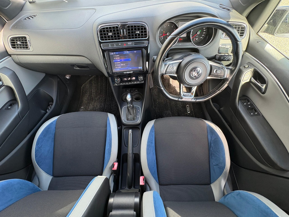 2015 Volkswagen Polo - image 5