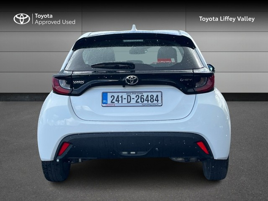 2024 Toyota Yaris - image 4