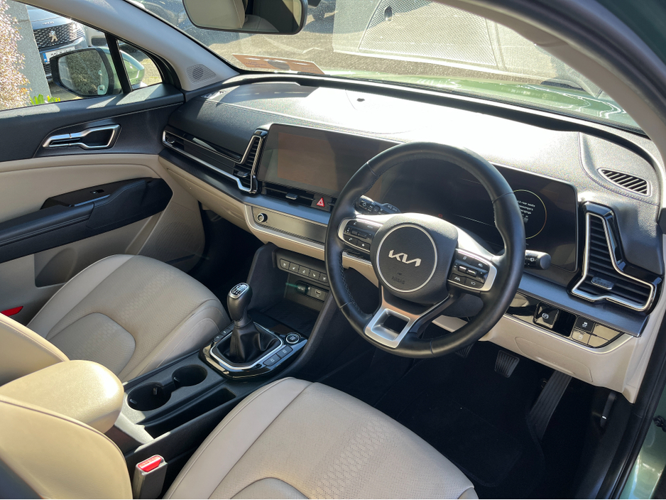 2022 Kia Sportage - image 17