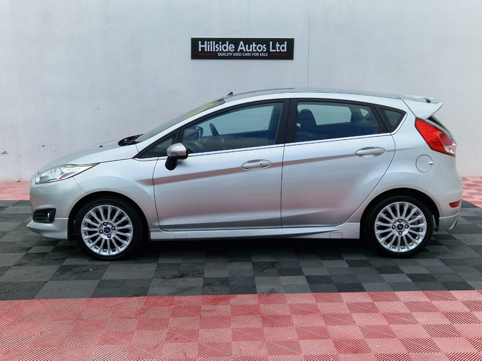 2016 Ford Fiesta - image 7