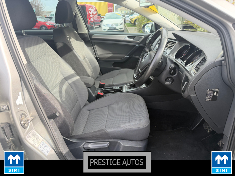 2015 Volkswagen Golf - image 8