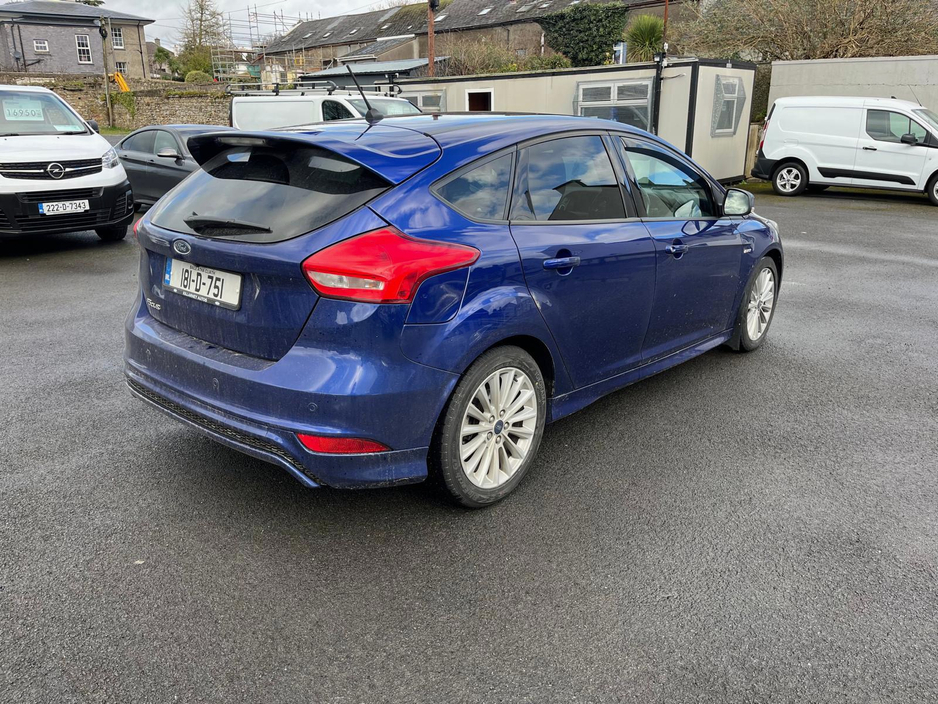 2018 Ford Focus - image 2