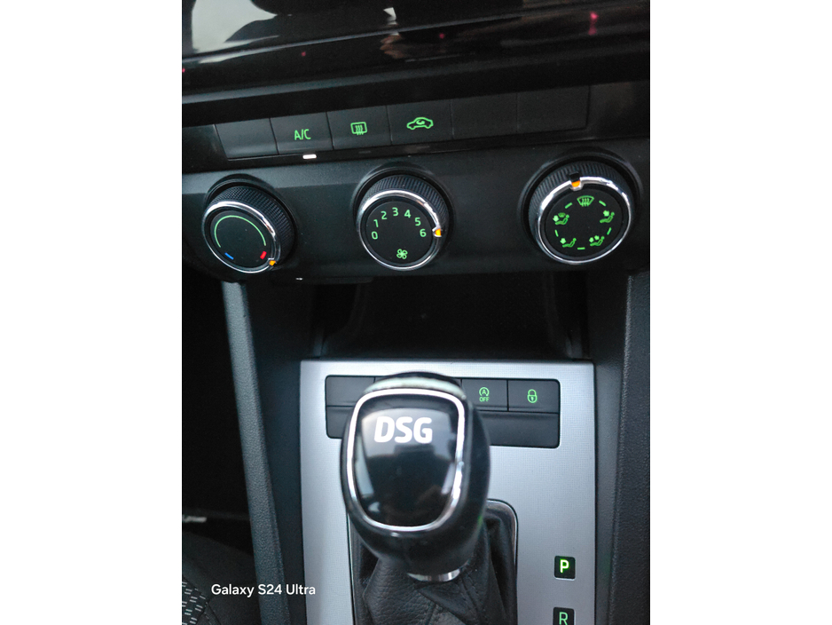 2015 Skoda Octavia AMBITION 1.6 TDI 105HP DSG 4 4DR AUTO €9,750