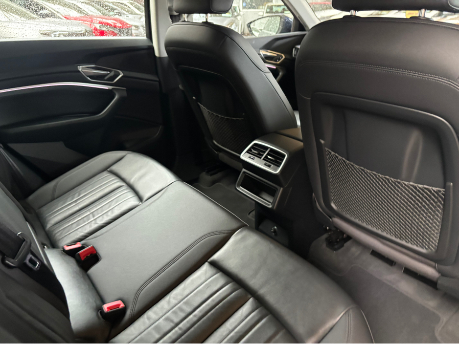 2021 Audi e-tron - image 4