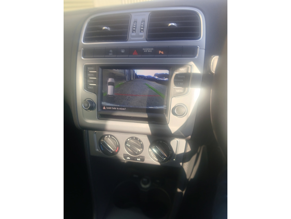 2017 Volkswagen Polo - image 14