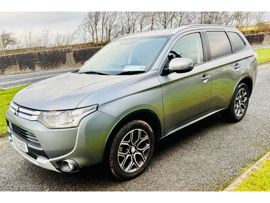 2015 Mitsubishi Outlander 2.2 DI-D 150PS 6MT 4WD 7-Seater Intense €8,995