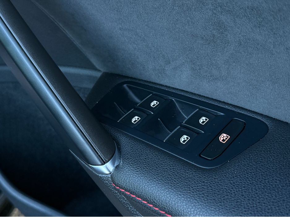 2016 Volkswagen Golf - image 17