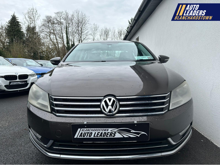 2012 Volkswagen Passat - image 11