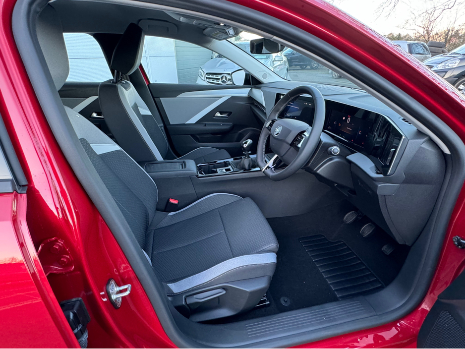 2026 Opel Astra SC | 1.2 | 110PS €32,195