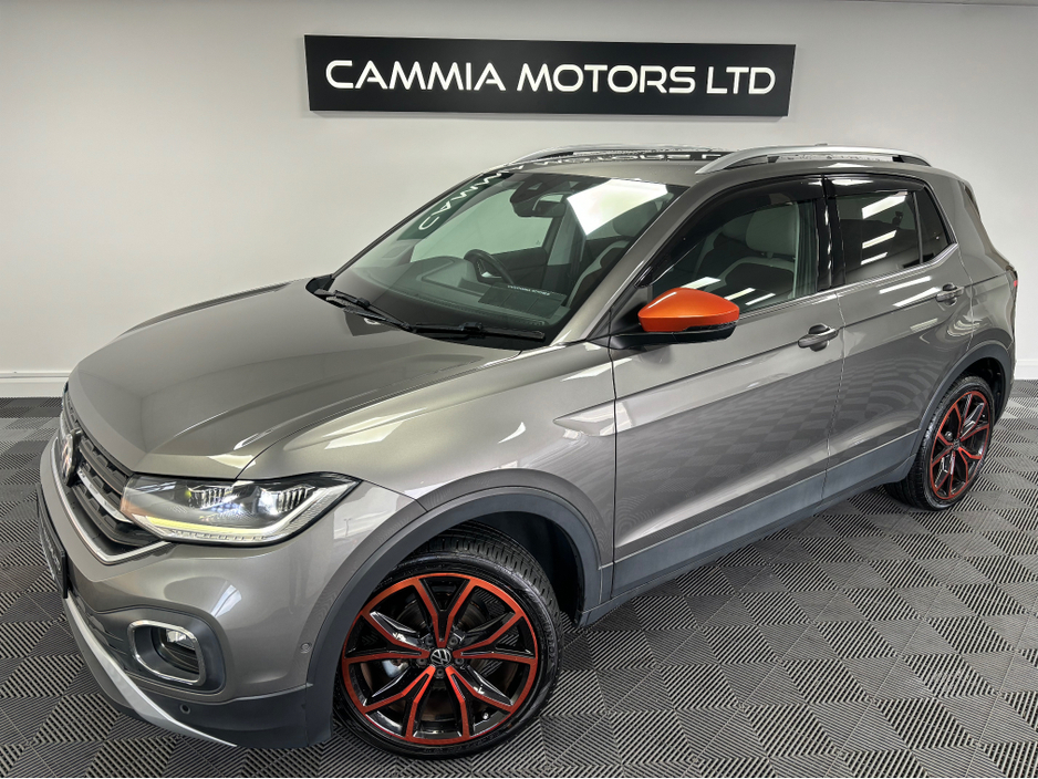 2020 Volkswagen T-Cross - image 2