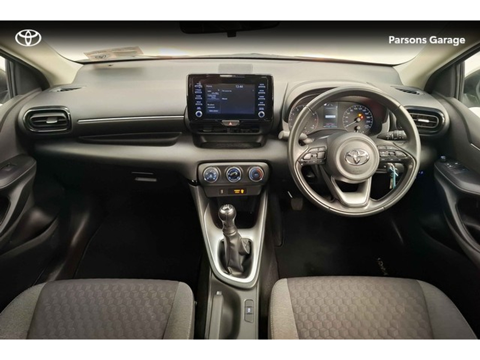 2023 Toyota Yaris - image 6